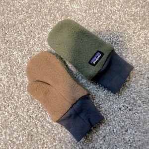 Patagonia infant mittens